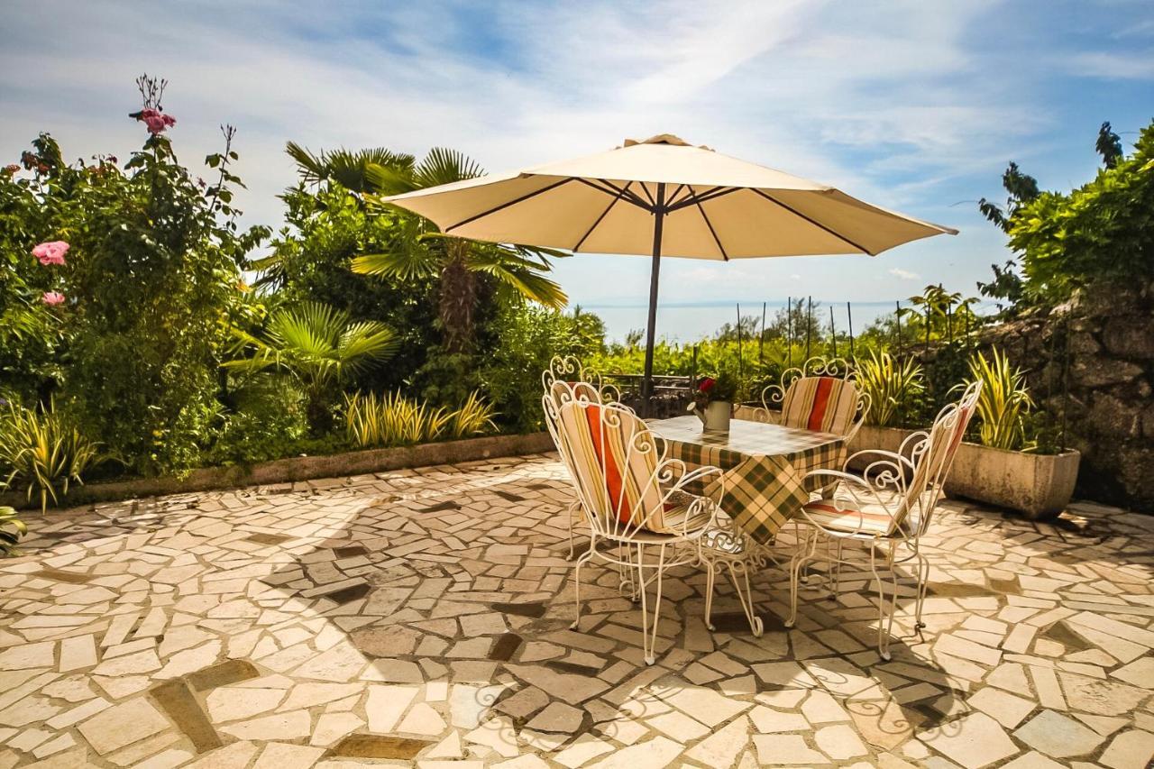Apartman Carmen Volosko Opatija Extérieur photo