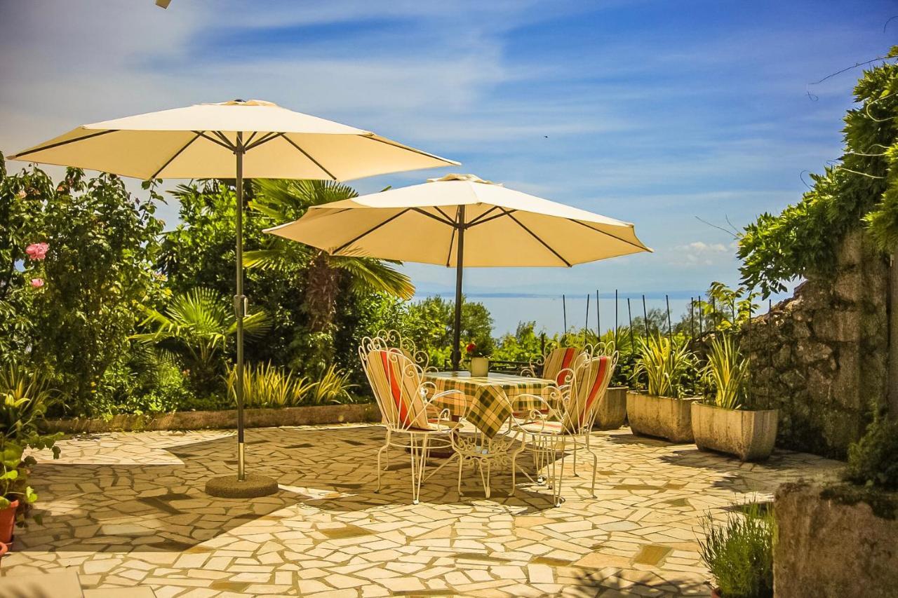Apartman Carmen Volosko Opatija Extérieur photo