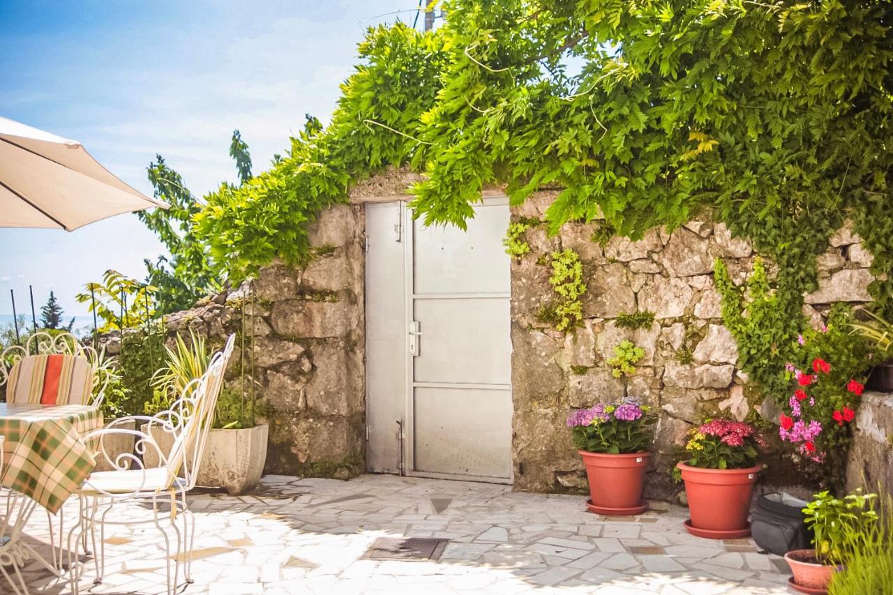Apartman Carmen Volosko Opatija Extérieur photo