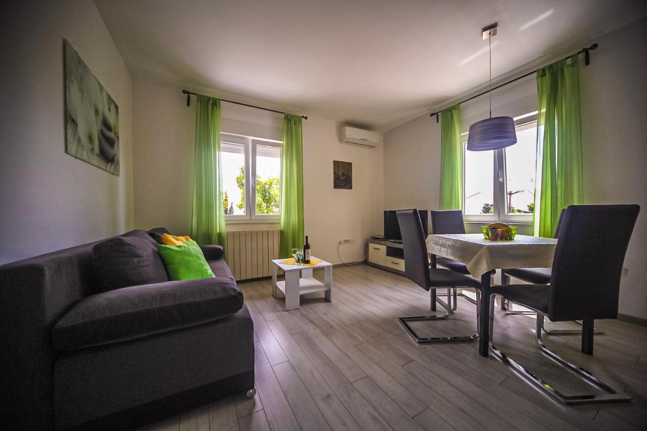 Apartman Carmen Volosko Opatija Extérieur photo